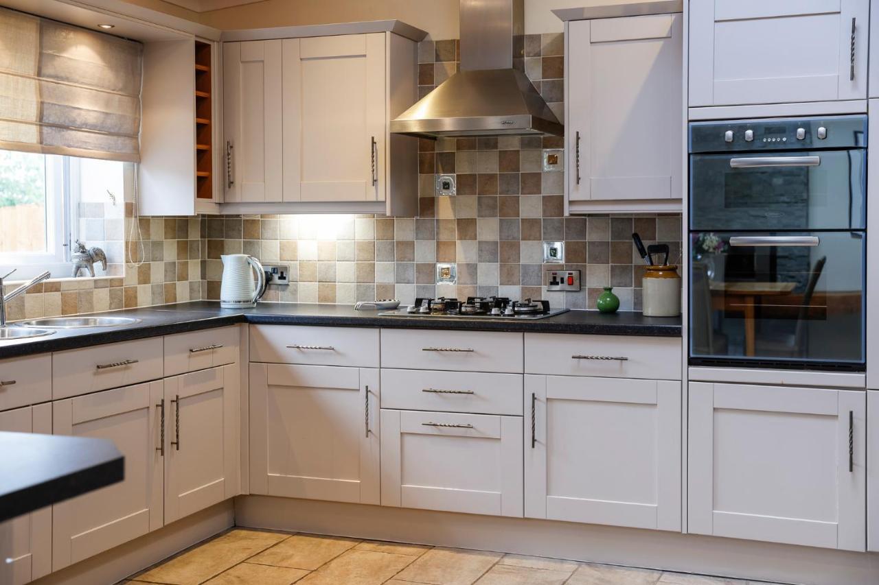 Stylish Family Home In Desirable Penylan + Parking คาร์ดิฟฟ์ ภายนอก รูปภาพ