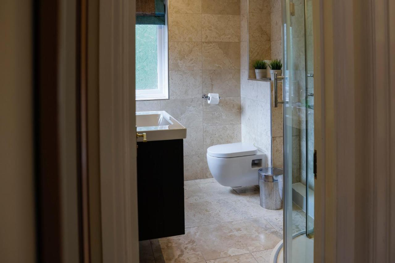 Stylish Family Home In Desirable Penylan + Parking คาร์ดิฟฟ์ ภายนอก รูปภาพ